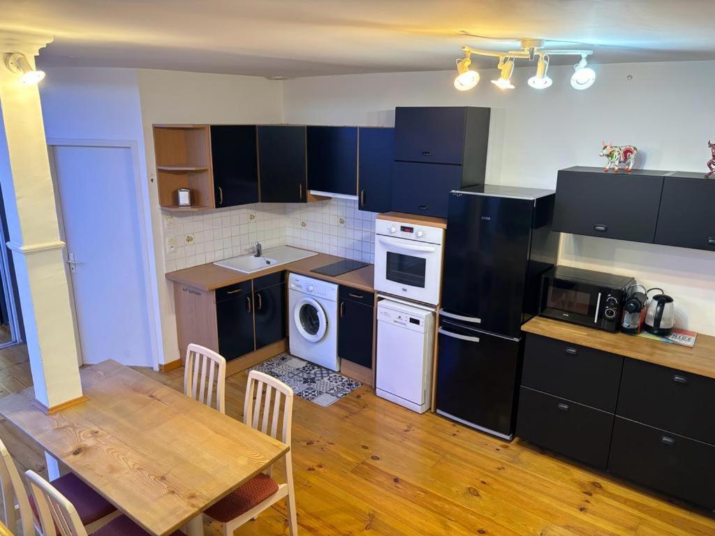 Luchon Loft De Charme Apartment Bagneres-de-Luchon Bagian luar foto